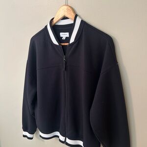 Evereve Black and Cream Zip-Up Jacket